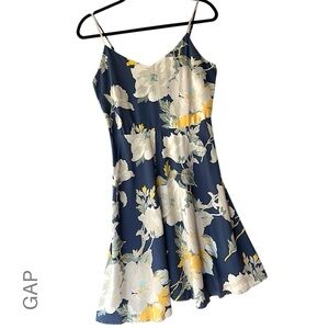 GAP | NWOT FLORAL CAMI DRESS FIT & FLARE RUCHED BACK NAVY BLUE YELLOW | SMALL